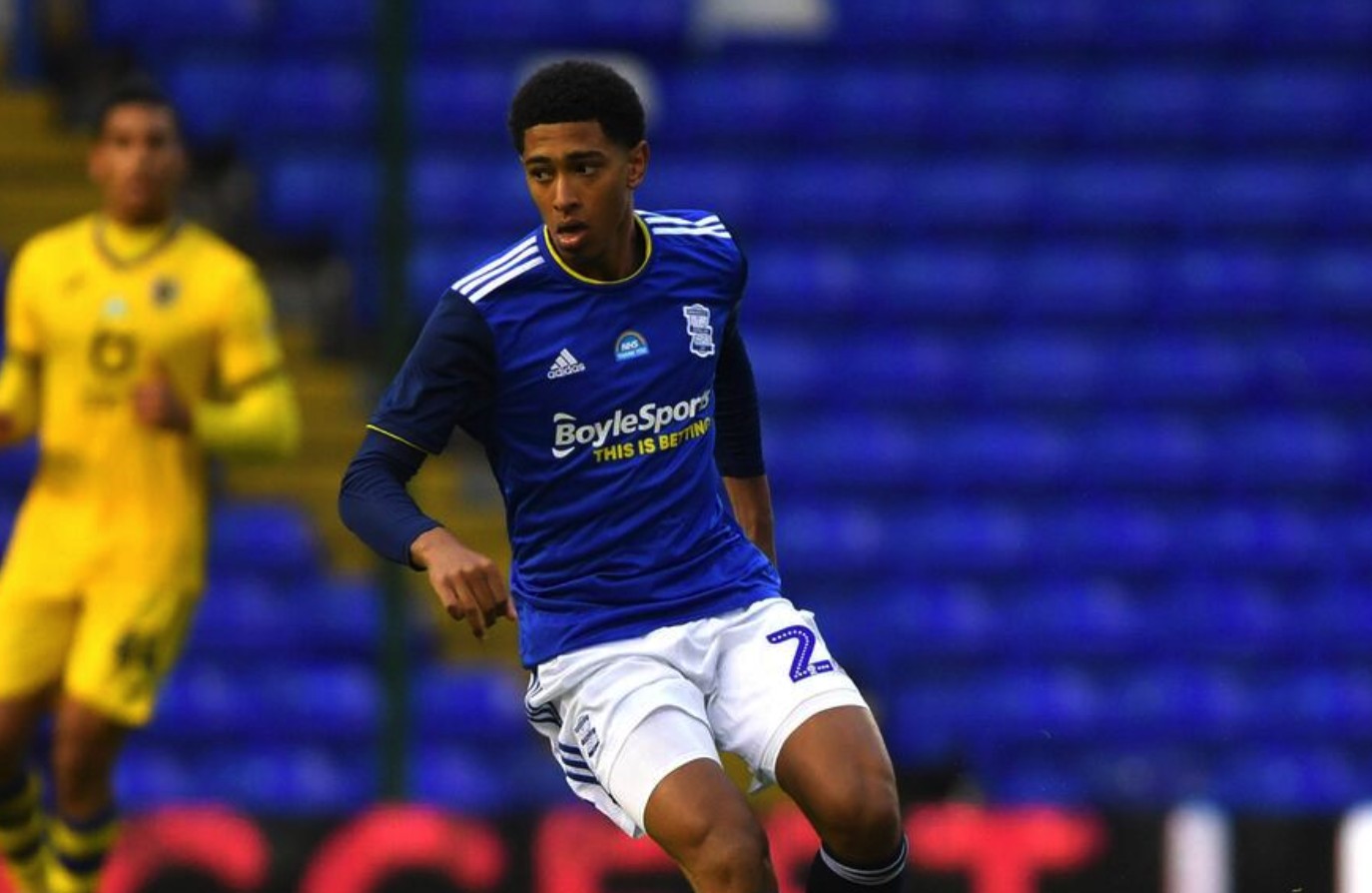 C罗本世纪左脚进球数位列第五，也是前十中唯一的非左脚球员（本世纪左脚进球榜：C罗第5，前十中唯一惯用右脚者）