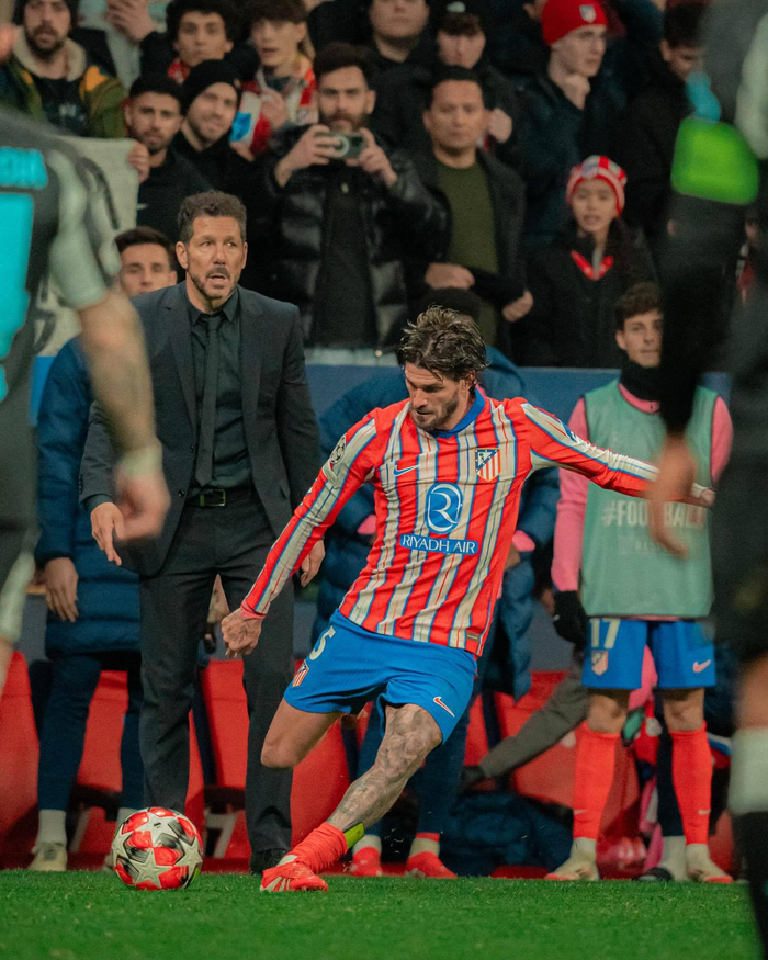 罗马诺：皇马球员们力挺阿隆索，高层愿再给他时间进行打磨